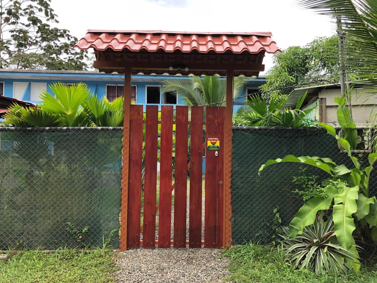 Hotel One Love Puerto Viejo Puerto Viejo de Talamanca Екстер'єр фото